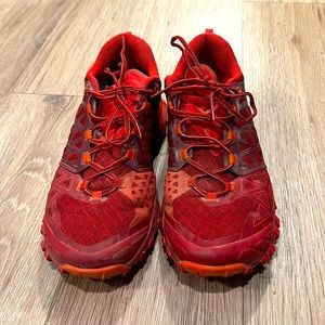 Women’s trail runners, La Sportiva Bushido II, beet/garnet, size 9.5